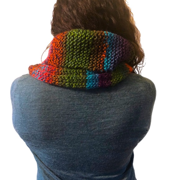 Colorful Button Scarf NWOT - Picture 2 of 6